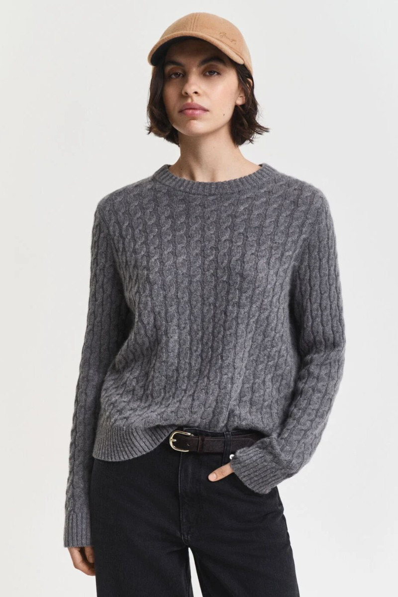 E-shop SVETR GANT CASHMERE CABLE C-NECK CHARCOAL MELANGE