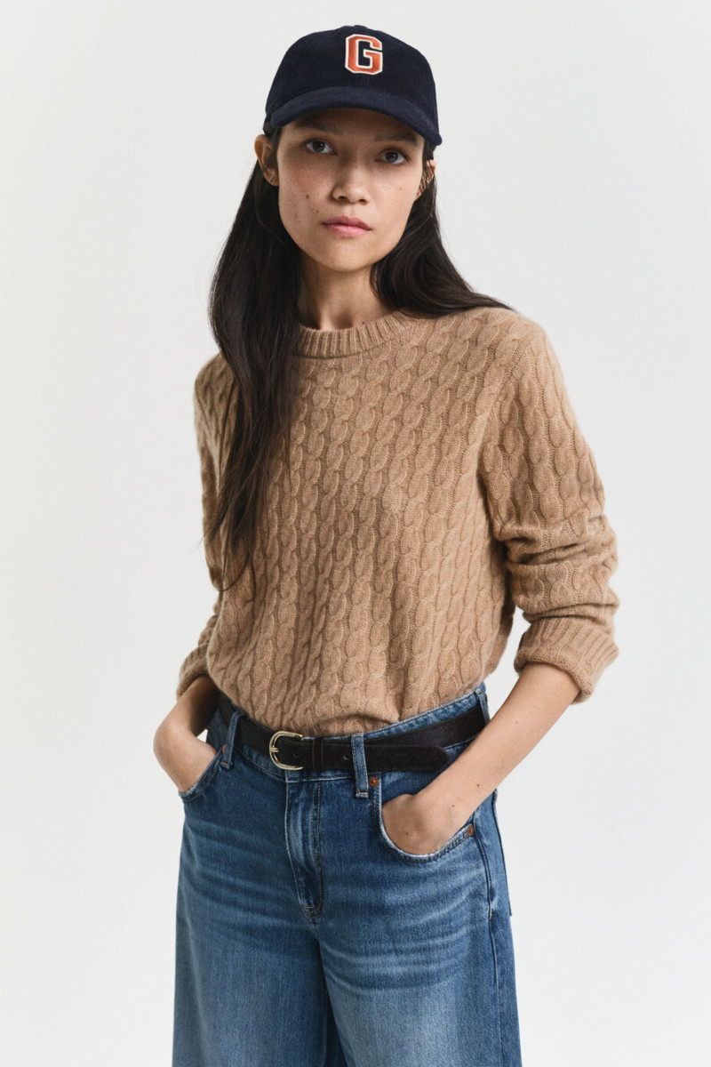 E-shop SVETR GANT CASHMERE CABLE C-NECK WARM KHAKI