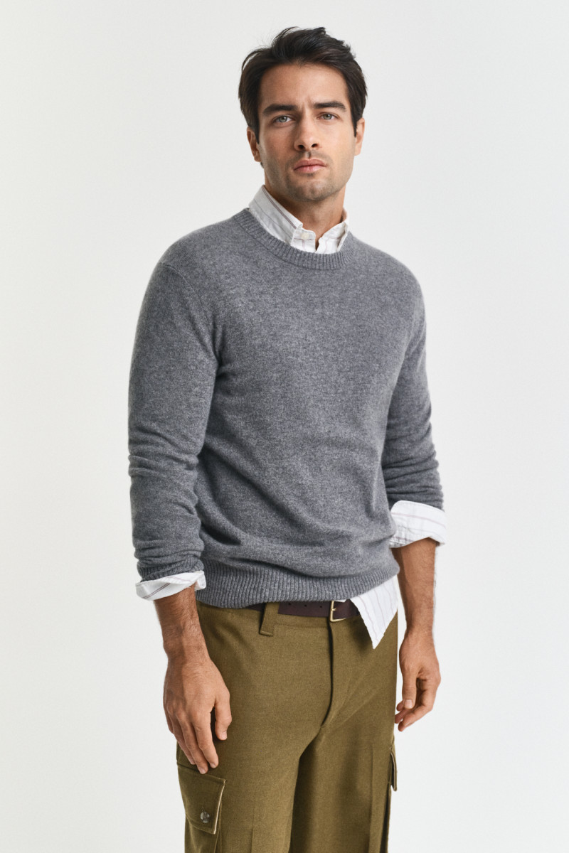 E-shop SVETR GANT CASHMERE C-NECK CHARCOAL MELANGE