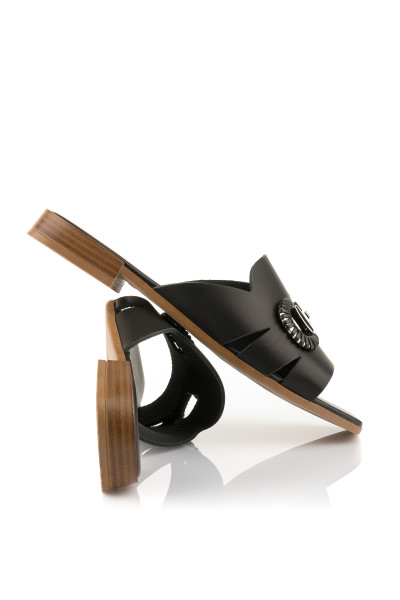 PANTOFLE KARL LAGERFELD PETALO BROOCH SLIDE - Fotografie č. 3