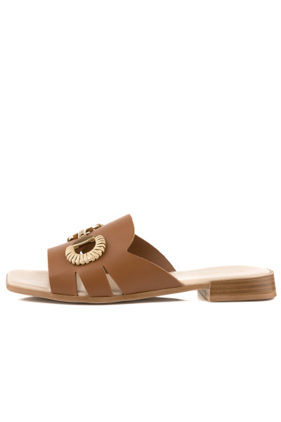 PANTOFLE KARL LAGERFELD PETALO BROOCH SLIDE - Fotografie č. 5