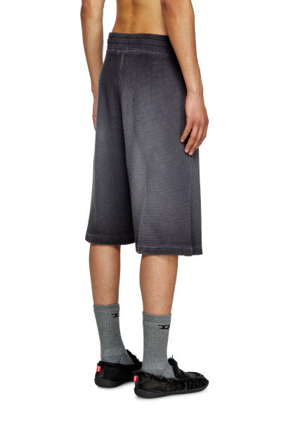 TEPLÁKOVÉ ŠORTKY DIESEL P-WARKY-SHORT SHORTS - Fotografie č. 3