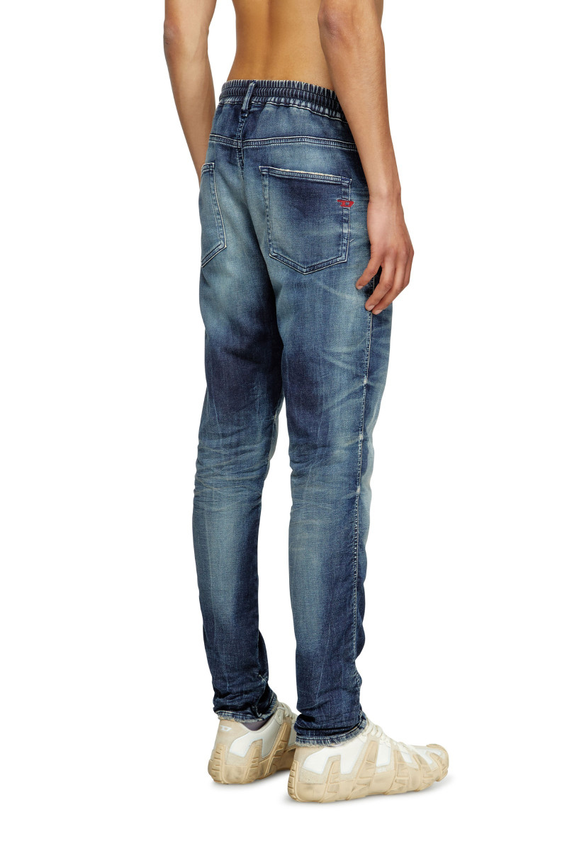 Džínsy Diesel 2062 D-Strukt-B Jogg Sweat Jeans Blue