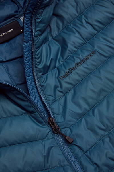 BUNDA PEAK PERFORMANCE M FROST DOWN HYBRID HOOD - Fotografia č. 4