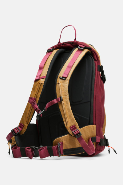 BACKPACK PEAK PERFORMANCE VERTICAL SKI BACKPACK 20L - Fotografie č. 5