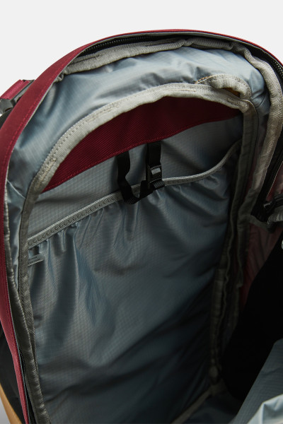 BACKPACK PEAK PERFORMANCE VERTICAL SKI BACKPACK 20L - Fotografie č. 6