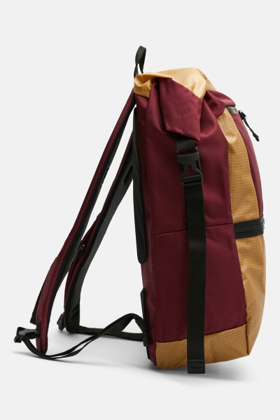 BACKPACK PEAK PERFORMANCE ROLL TOP BACKPACK - Fotografie č. 2
