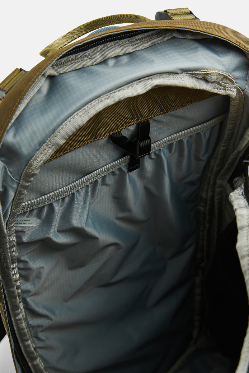 Backpack Peak Performance Vertical Ski Backpack 25L Sierra Sand