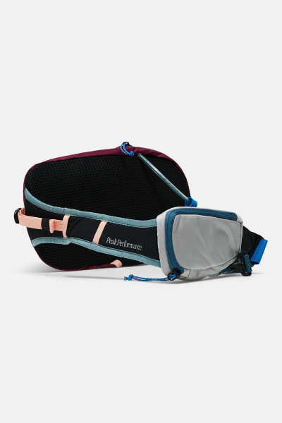 CROSSBODY PEAK PERFORMANCE OUTDOOR SLINGBAG - Fotografia č. 3