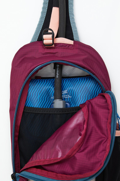 CROSSBODY PEAK PERFORMANCE OUTDOOR SLINGBAG - Fotografia č. 5