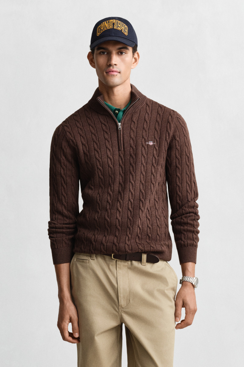 SVETR GANT COTTON CABLE HALF ZIP BROWN MELANGE