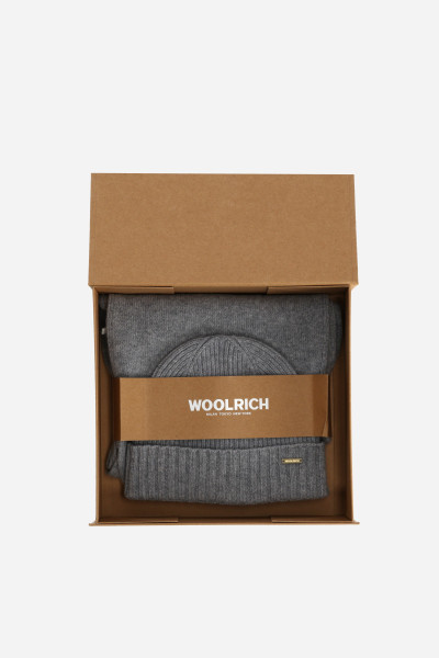 KÉSZLET SAPKA ÉS SÁL WOOLRICH GIFT BOX - Kép 2