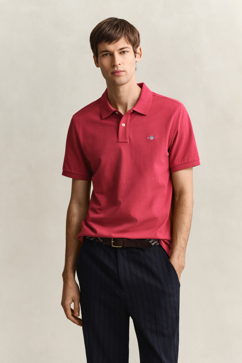 E-shop POLOKOŠILE GANT REG SHIELD SS PIQUE POLO MUTED RED