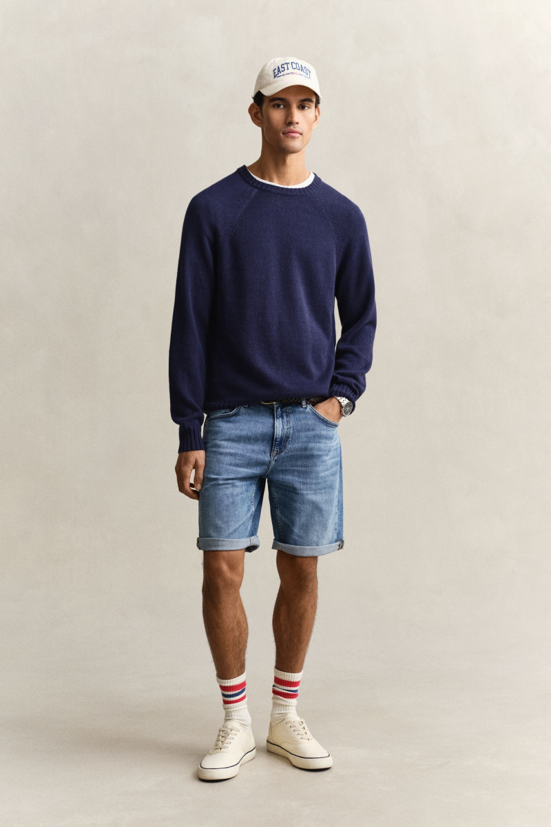 E-shop ŠORTKY GANT REG JEANS SHORTS SEMI LIGHT BLUE WORN IN