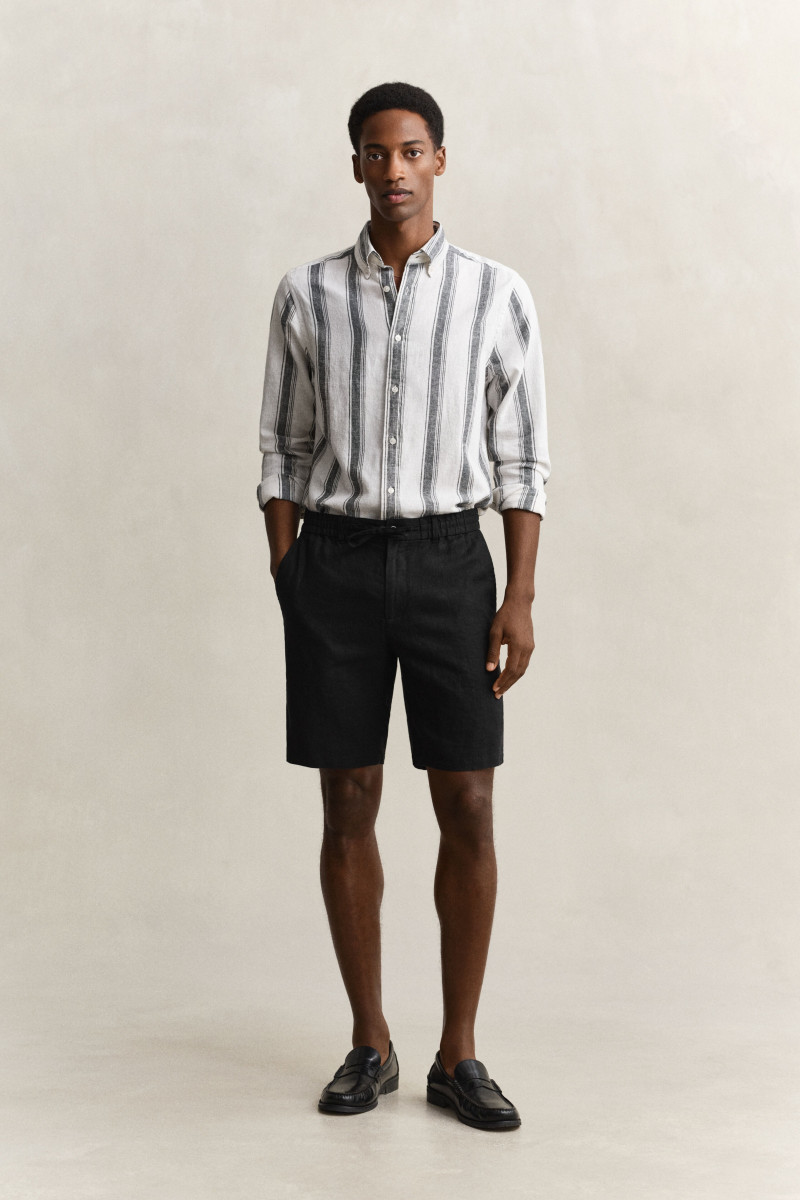E-shop ŠORTKY GANT REG LINEN DS SHORTS BLACK