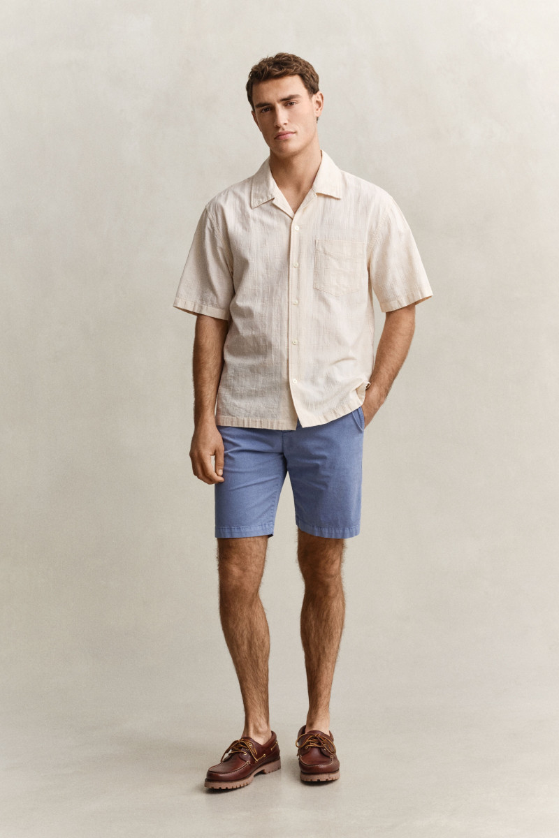 E-shop ŠORTKY GANT REG SUNFADED CHINO SHORTS FADED DENIM