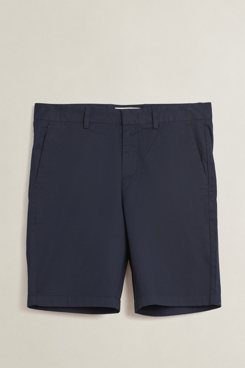 E-shop ŠORTKY GANT SLIM SPORTS CHINO SHORTS EVENING BLUE