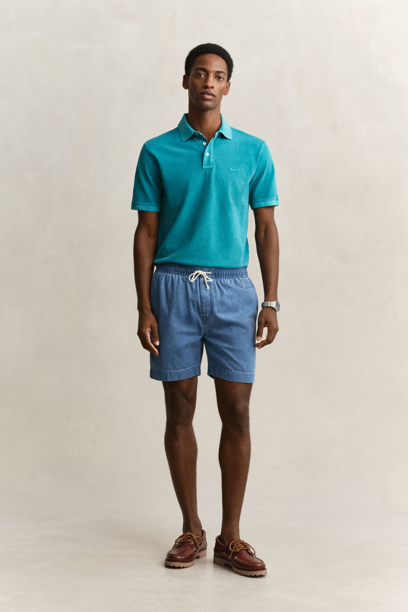 E-shop ŠORTKY GANT REG DENIM DS SHORTS SEMI LIGHT BLUE