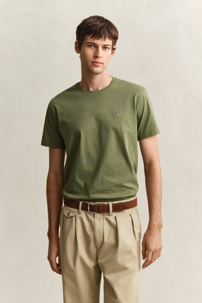 E-shop TRIČKO GANT REG SHIELD SS T-SHIRT DRY HERB GREEN
