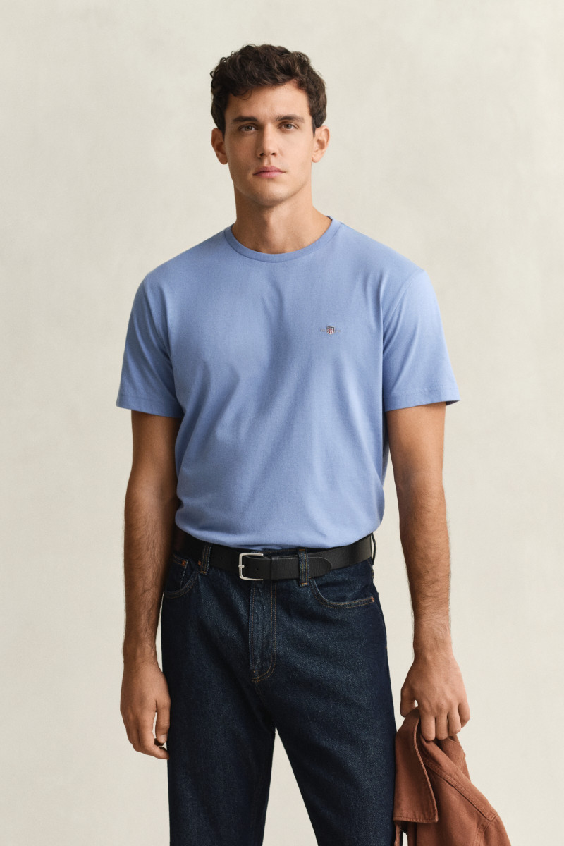 E-shop TRIČKO GANT REG SHIELD SS T-SHIRT FADED DENIM