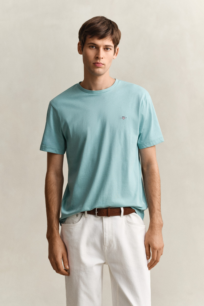 E-shop TRIČKO GANT REG SHIELD SS T-SHIRT MUTED TURQUOISE