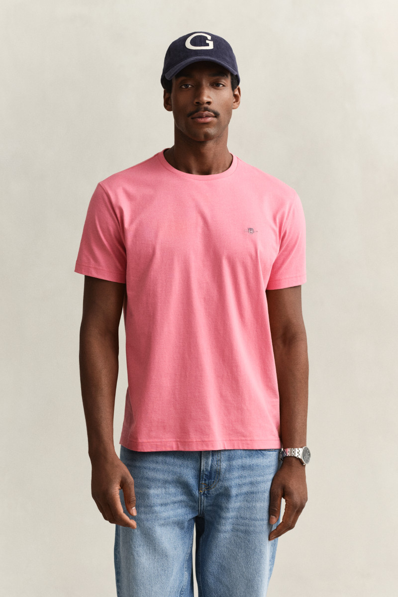 E-shop TRIČKO GANT REG SHIELD SS T-SHIRT ROSE PINK