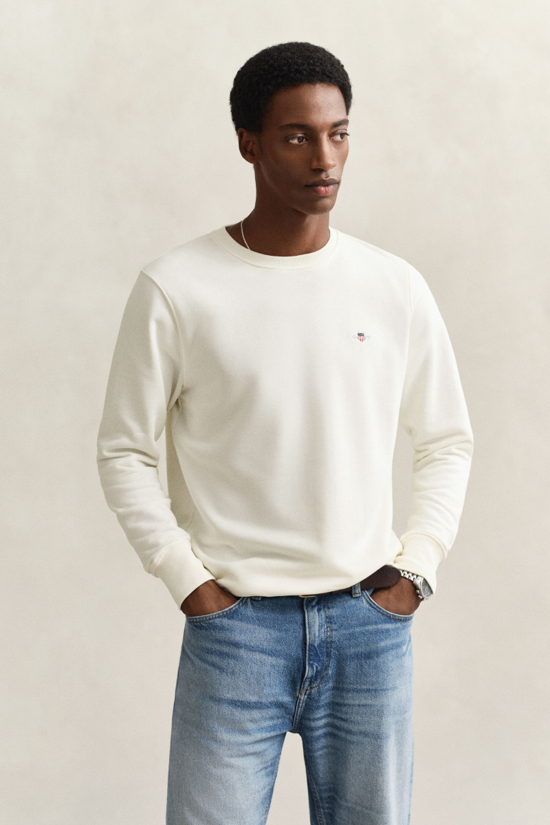 E-shop MIKINA GANT REG SHIELD C-NECK SWEAT EGGSHELL