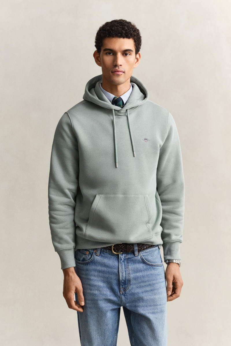 E-shop MIKINA GANT REG SHIELD HOODIE CERAMIC GREY