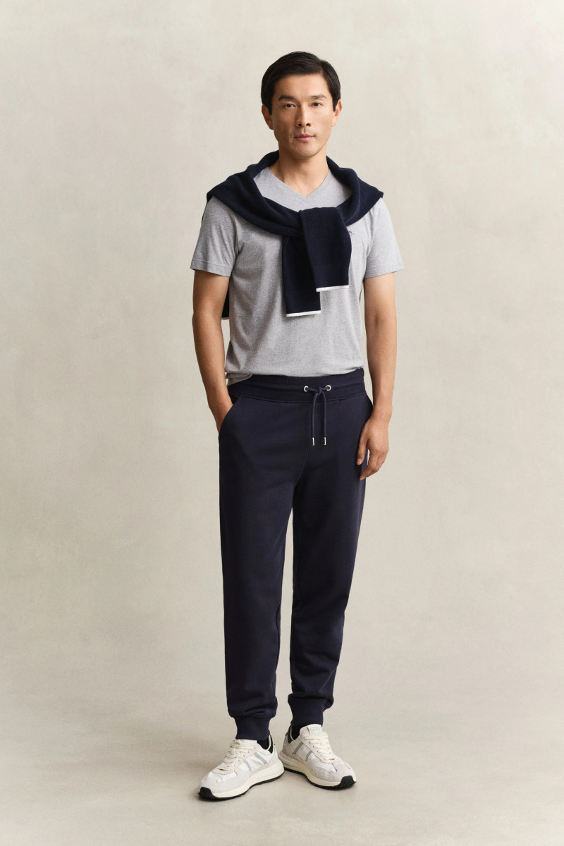 TEPLÁKY GANT REG SHIELD SWEATPANTS EVENING BLUE