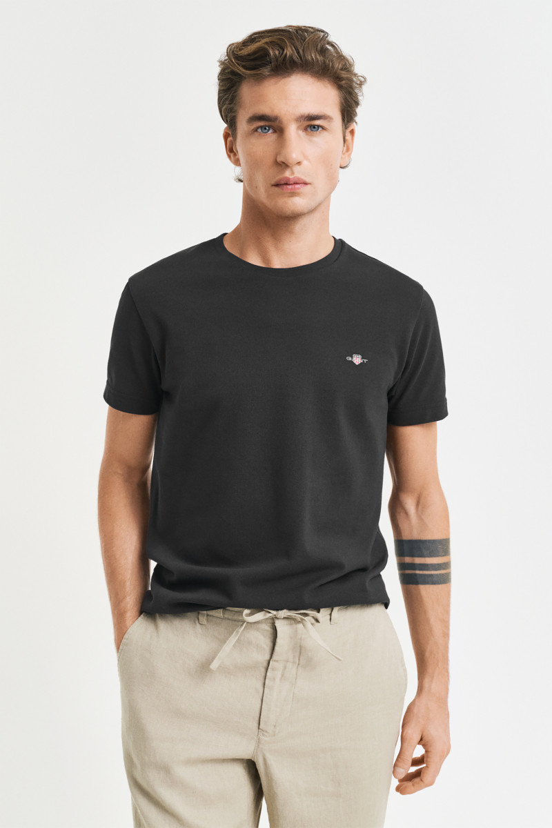 E-shop TRIČKO GANT SLIM PIQUE SS T-SHIRT BLACK