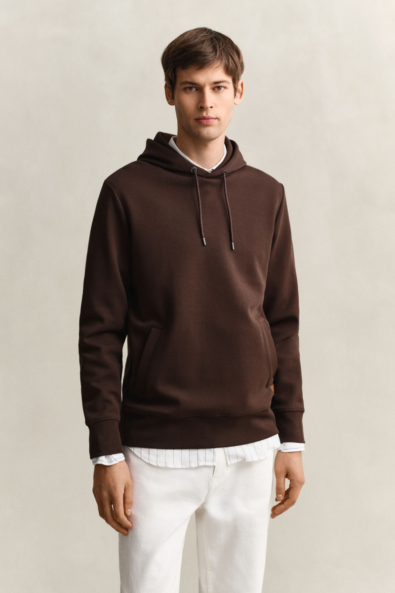 E-shop MIKINA GANT INTERLOCK HOODIE MAHOGANY BROWN