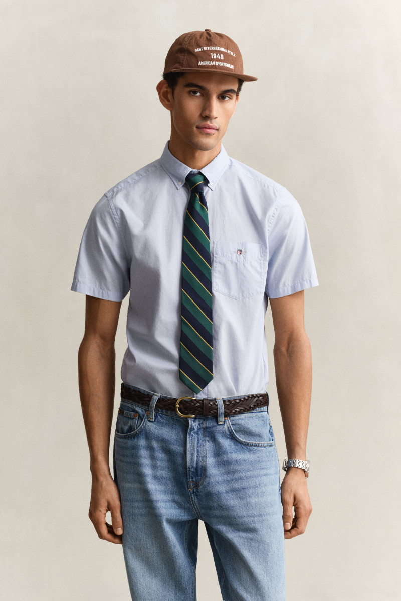 E-shop KOŠILE GANT REG CLASSIC POPLIN SS SHIRT LIGHT BLUE