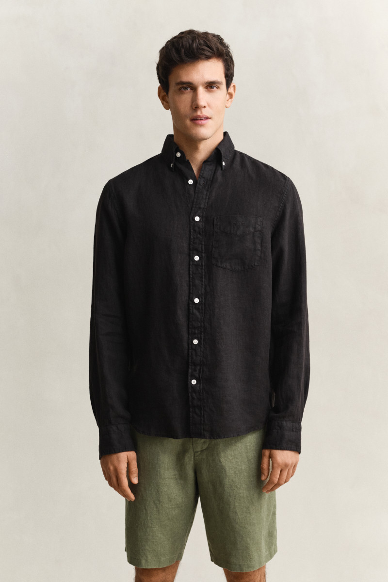 E-shop KOŠILE GANT REG GMNT DYED LINEN SHIRT BLACK