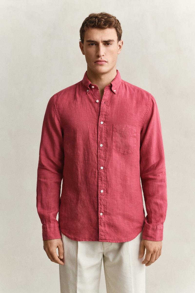 E-shop KOŠILE GANT REG GMNT DYED LINEN SHIRT DUSTY BRICK RED