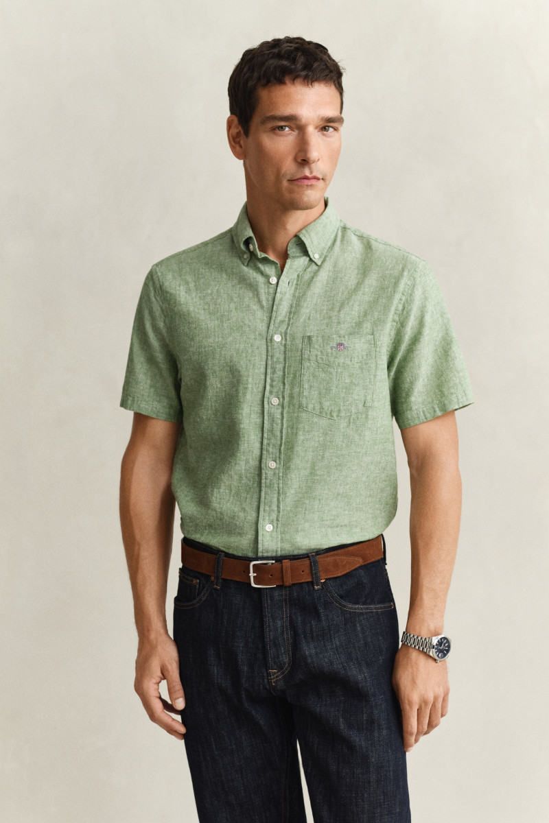 E-shop KOŠILE GANT REG COTTON LINEN SS SHIRT HERB GREEN