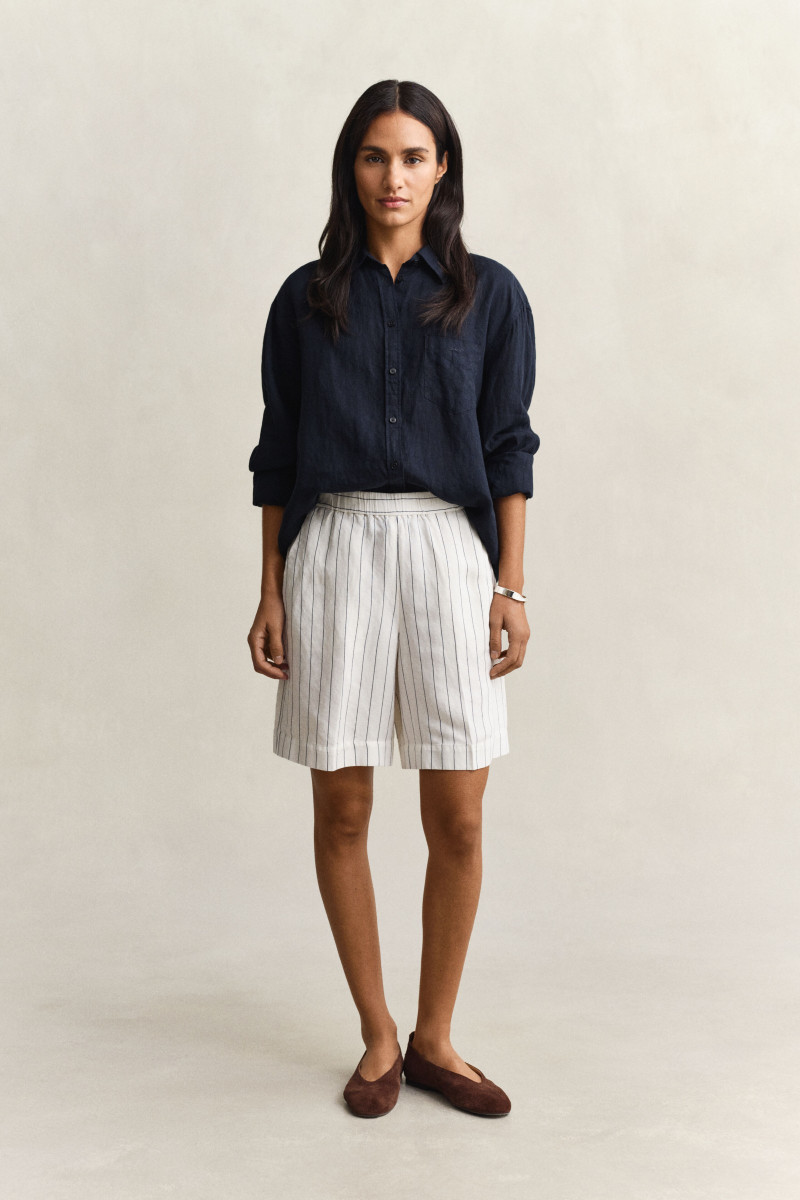 E-shop ŠORTKY GANT STRIPED LINEN BLEND PULL ON SHORTS EGGSHELL