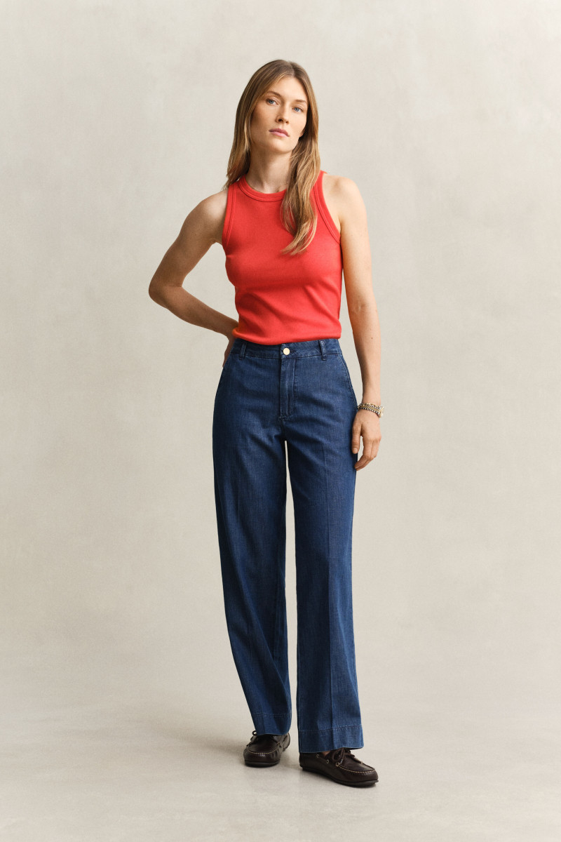 E-shop KALHOTY GANT RELAXED COTTON LINEN JEANS MID BLUE WORN IN