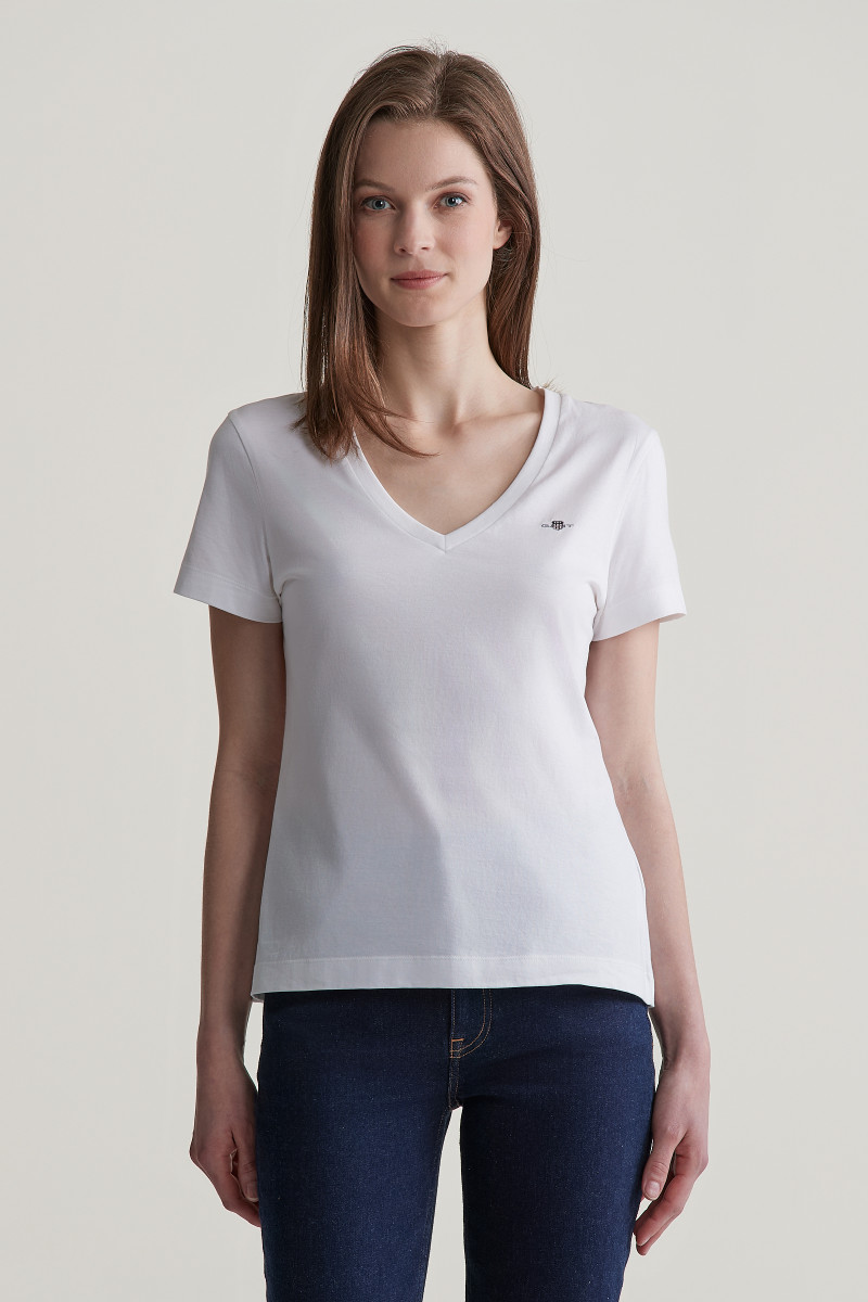 E-shop TRIČKO GANT REG SHIELD SS V-NECK T-SHIRT WHITE