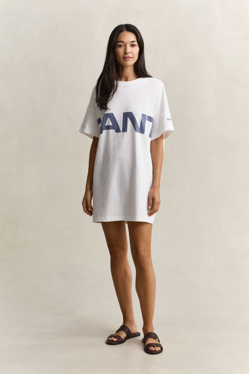 E-shop ŠATY GANT OS GRAPHIC PRINT T-SHIRT DRESS EGGSHELL