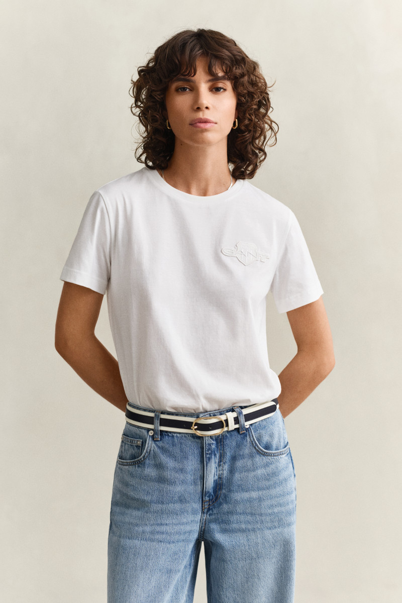 E-shop TRIČKO GANT REG TONAL SHIELD SS T-SHIRT WHITE