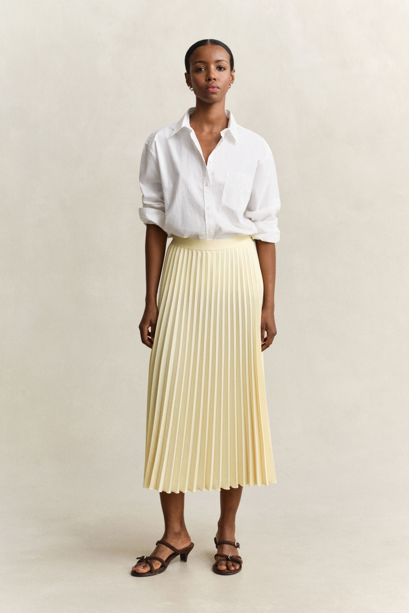 E-shop SUKNĚ GANT MIDI PLEATED SKIRT VANILLA YELLOW