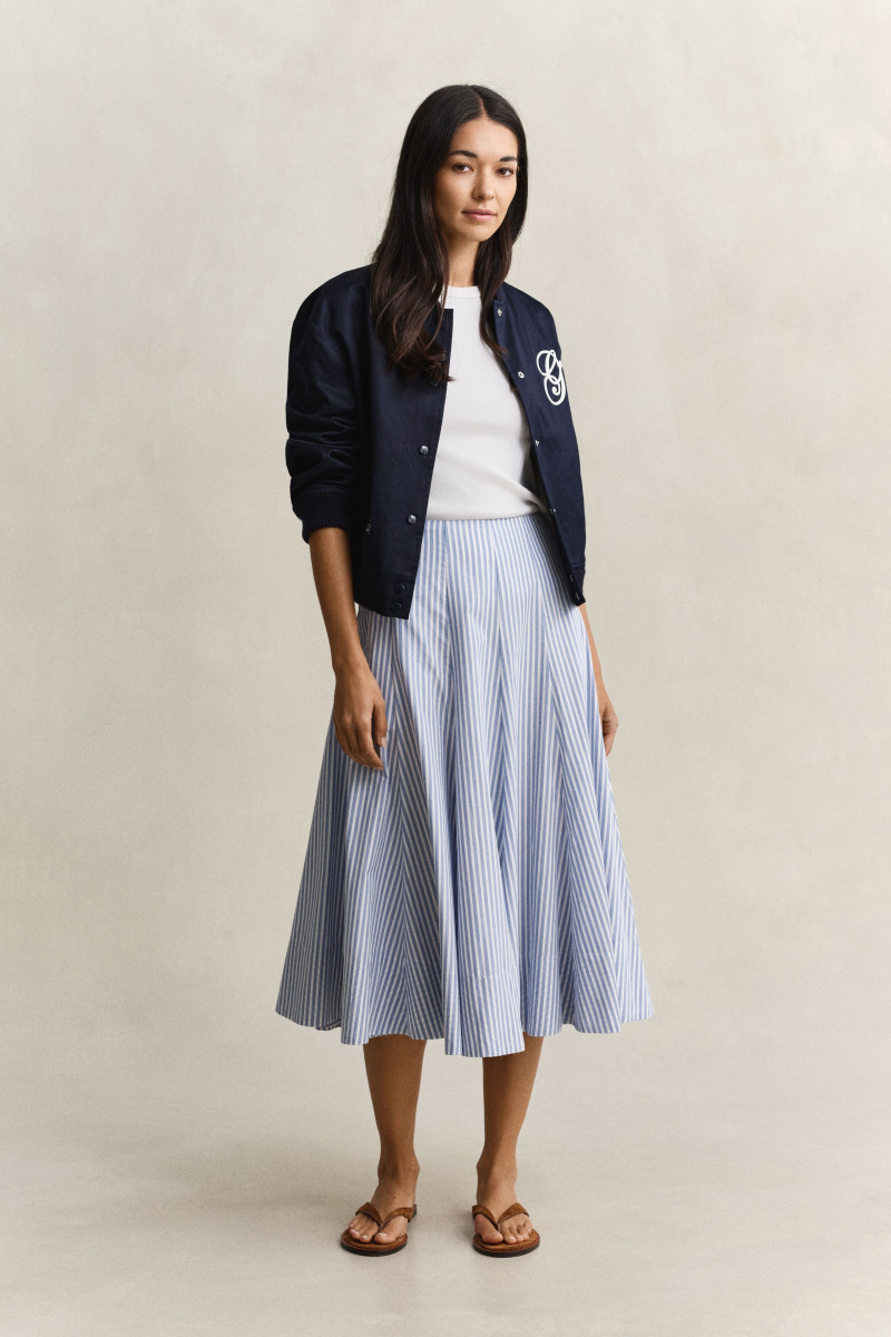 E-shop SUKNĚ GANT STRIPE CTN PANEL MIDI SKIRT PALACE BLUE