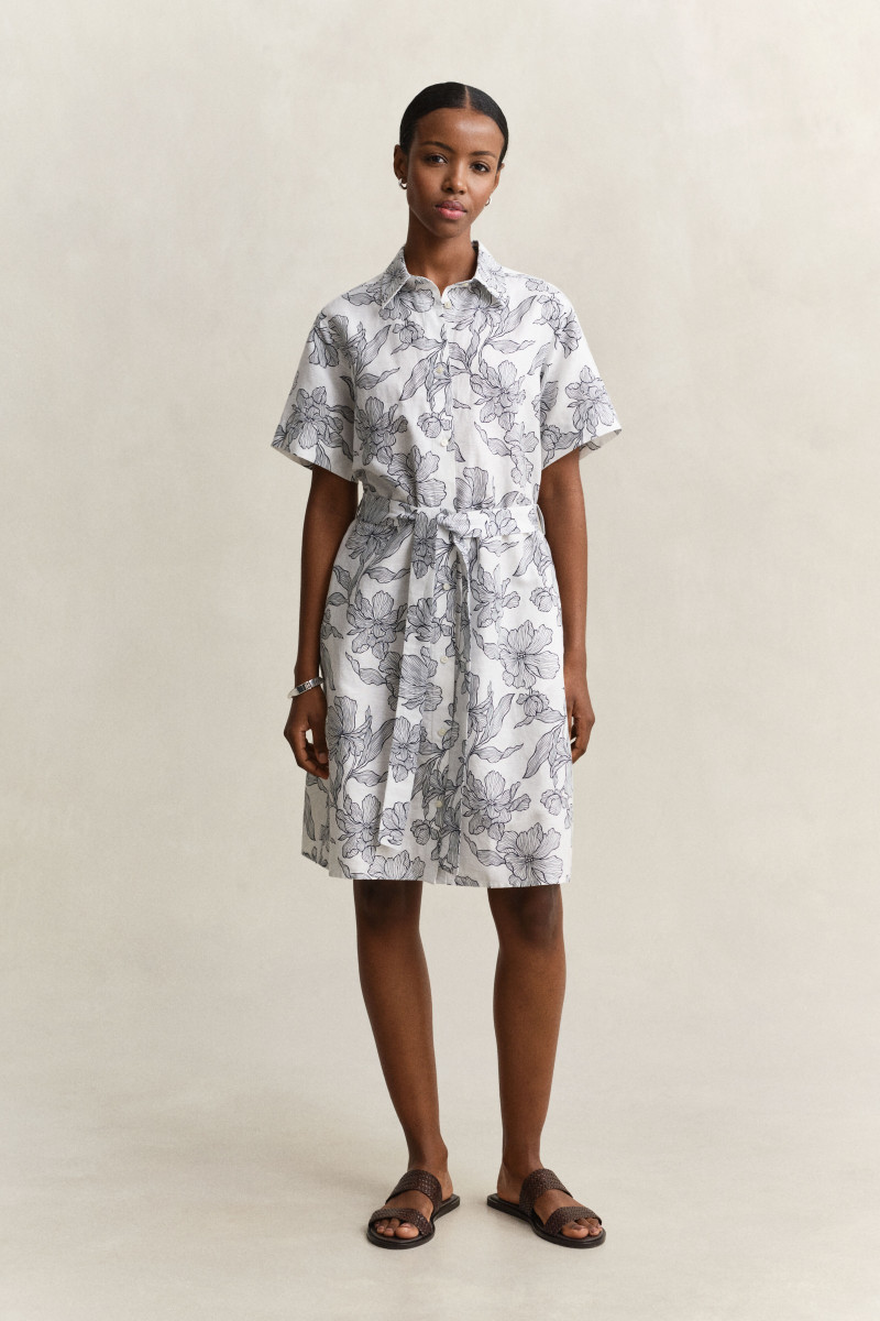 E-shop ŠATY GANT FLORAL PRINT LINEN SS SHIRT DRESS EVENING BLUE