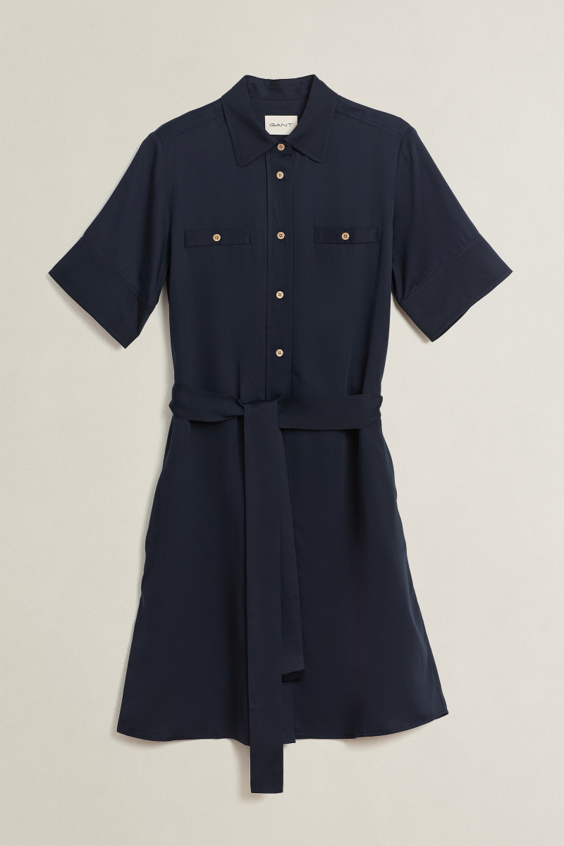 E-shop ŠATY GANT FLUID BELTED SS SHIRT DRESS EVENING BLUE