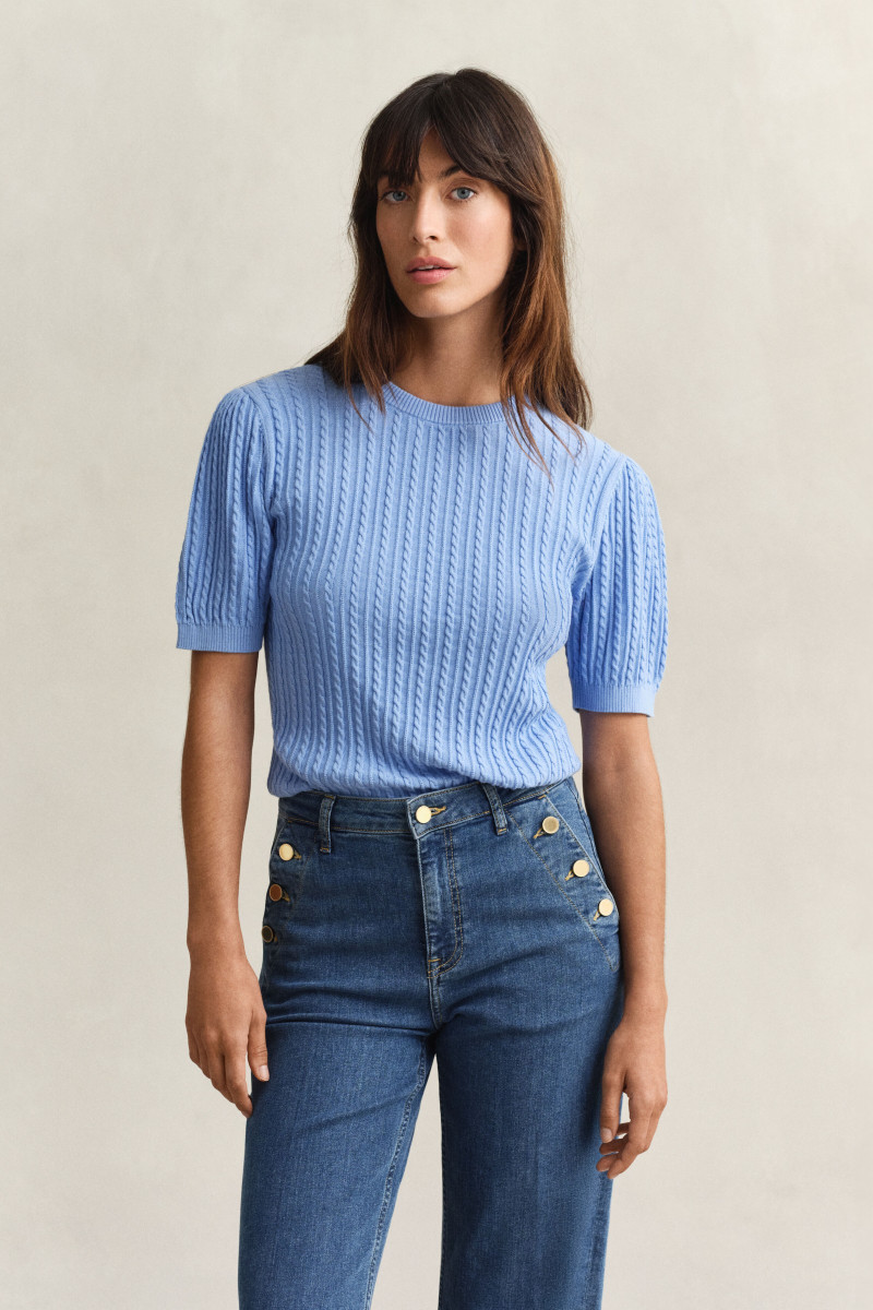 E-shop SVETR GANT COTTON CABLE C-NECK SS PALACE BLUE
