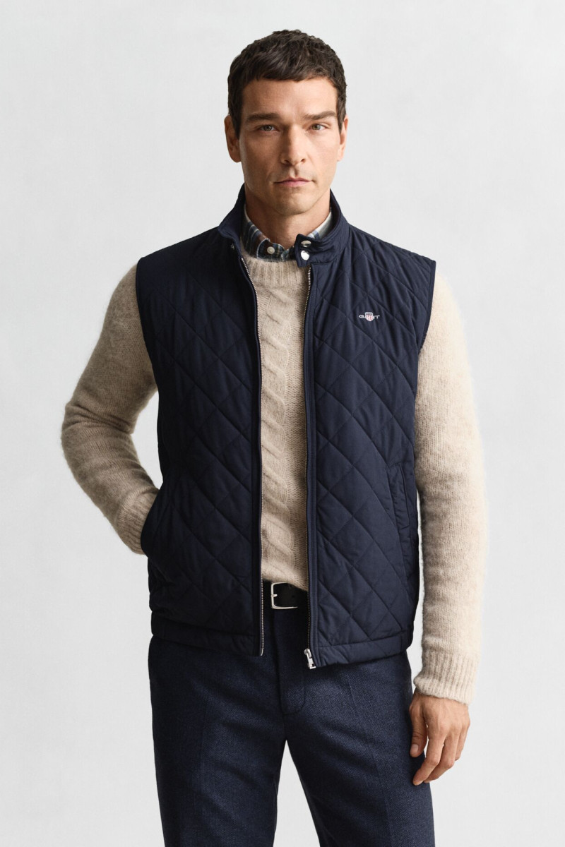 E-shop VESTA GANT QUILTED WINDCHEATER VEST EVENING BLUE