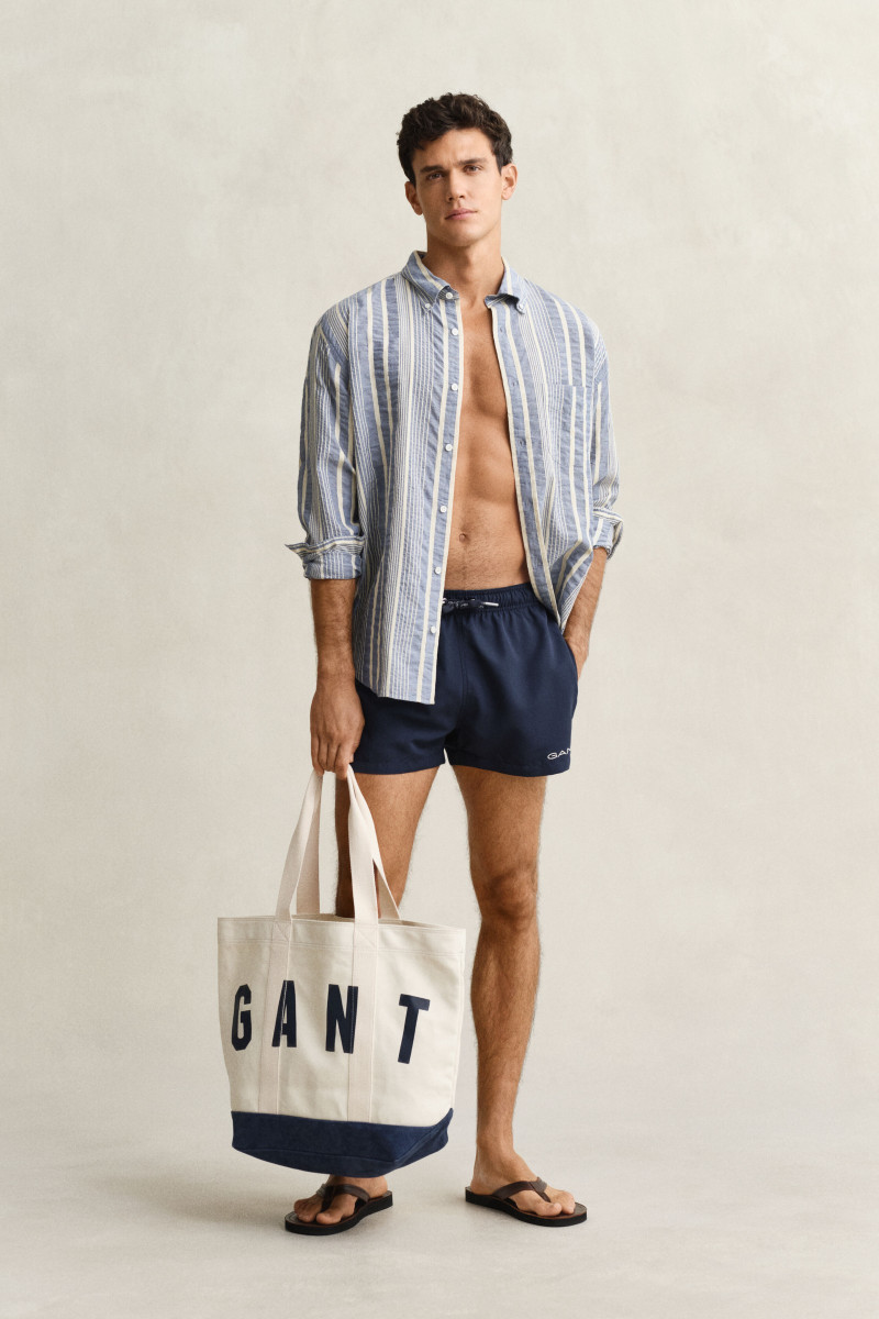 E-shop PLAVKY GANT QUICK DRY LOGO SWIM SHORTS MARINE