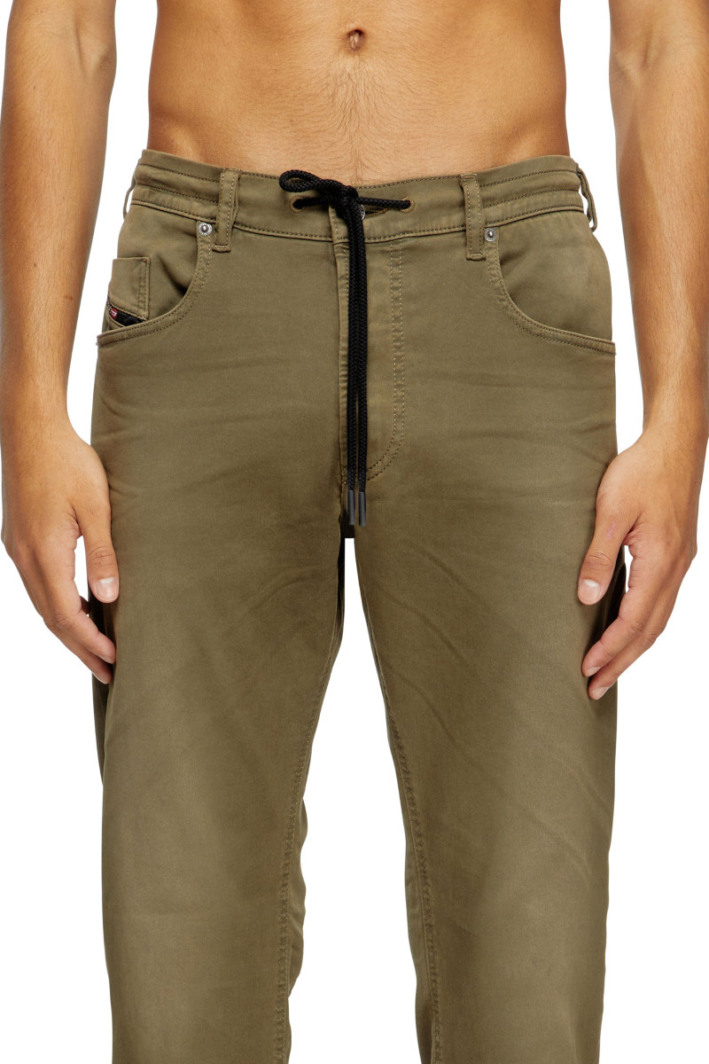 Džínsy Diesel 2032 D-Krooley-B Jogg Sweat Jeans Green