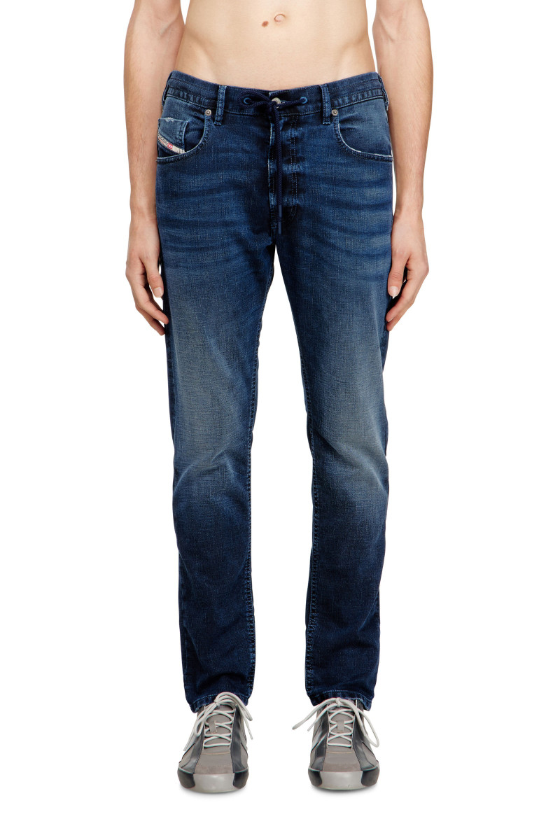 Džínsy Diesel 2032 D-Krooley-B Jogg Sweat Jeans Denim