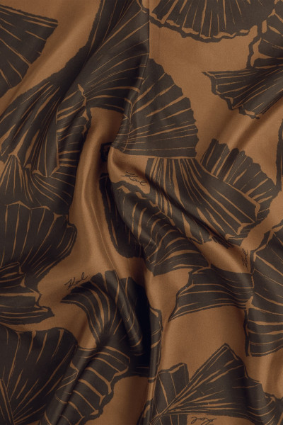 SÁL KARL LAGERFELD K/SIGNATURE FAN BIG SILK SCARF - Kép 3